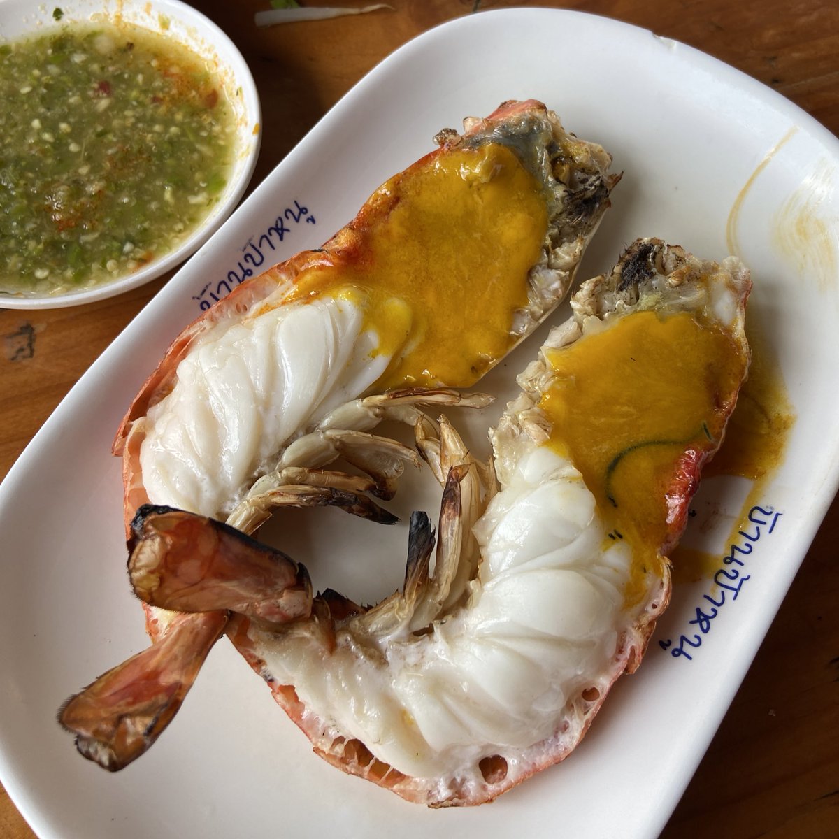 Eatleklek's tweet photo. ร้านบ้านป้าหนู ร้านอาหารไทยเก่าแก่ที่ฉะเชิงเทราย่านแปดริ้ว เปิดมายาวนานกว่า 20 ปี มีอาหารหลากหลาย 👍 กุ้งแม่น้ำเผาสดดี และอีกเมนูคือปลาก๋วยเตี๋ยว เส้��ใหญ่ทอดกรอบนอกนุ่มใน ปลากระพงชิ้นใหญ่ทอด กินกับน้ำจิ้มซีฟู้ด 😋😋😋
📍อยู่ในสุดของตลาดบ้านใหม่ 100 ปี https://t.co/bUtmP6X7D4