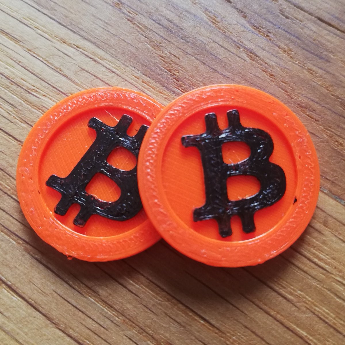 SeedBunker | Bitcoin Steel Wallet (@seedbunker) on Twitter photo Heute begonnen, meinen Friseur zu orange-pillen.
Das Wort Bitcoin habe ich nur am Ende mal fallen lassen, als ich einen "Bitcoin" aus dem Geldbeutel holte und fragte ob er denn BTC akzeptiert. 😂
Weiter geht's in 6 Wochen...
#Bitcoin #OrangePill
Danke <a href="/_derBavarian/">DerBavarian</a>! Heute begonnen, meinen Friseur zu orange-pillen.
Das Wort Bitcoin habe ich nur am Ende mal fallen lassen, als ich einen "Bitcoin" aus dem Geldbeutel holte und fragte ob er denn BTC akzeptiert. 😂
Weiter geht's in 6 Wochen...
#Bitcoin #OrangePill
Danke <a href="/_derBavarian/">DerBavarian</a>!