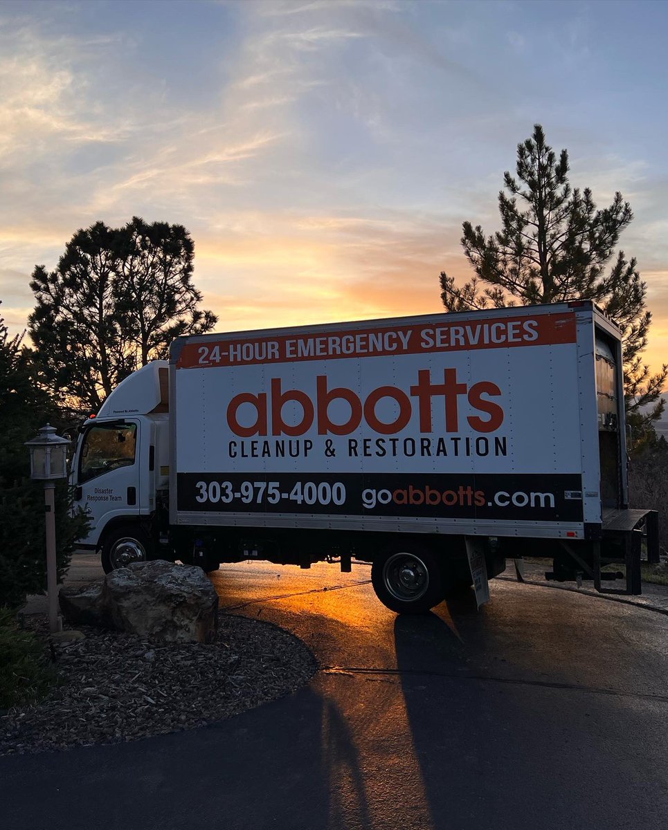 AbbottFireFlood's tweet photo. Helping people &amp; property recover! 🙏🏼🧡#waterdamage #firedamage #smokedamage #generalcontractor #cleanup #restoration #insurance #multifamily #commercialrealestate #plumber #insurancerepair #denver #boulder  #cherrycreek #dtc #highlandsranch #castlepines #castlerock #colorado https://t.co/iqTFrIJPZm