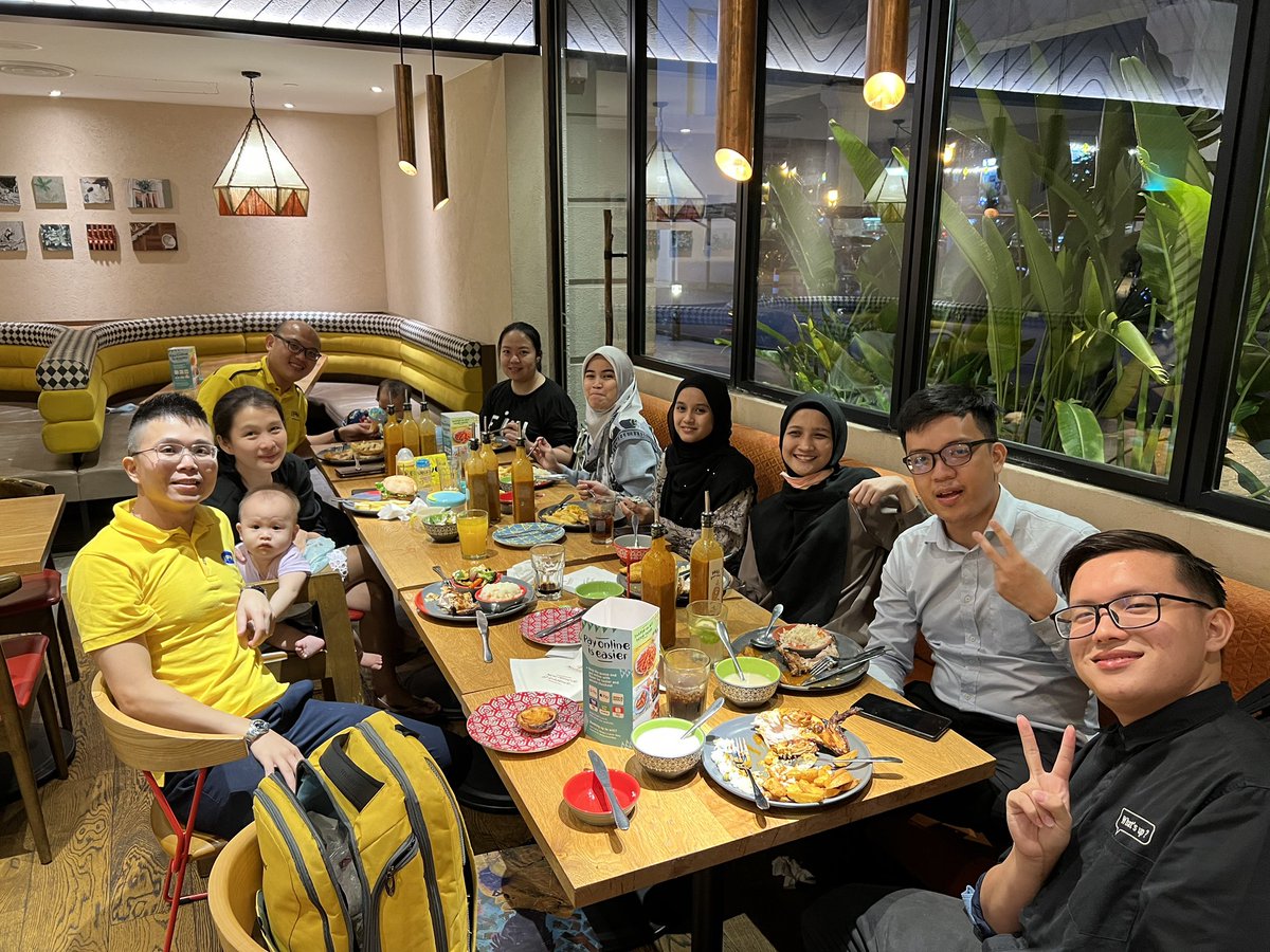 IPMEnquiry's tweet photo. 🏵️ Happy berbuka puasa dinner before long Raya holiday! 🫰🫰🍗🍔🍵🥤
#ipmprofessionalservices #rayaholiday #bukapuasadinner #bestteamwork #bestteamspirit #weworkhard #weplayhard #journeytosuccess #growingteam https://t.co/fh07PSfX29