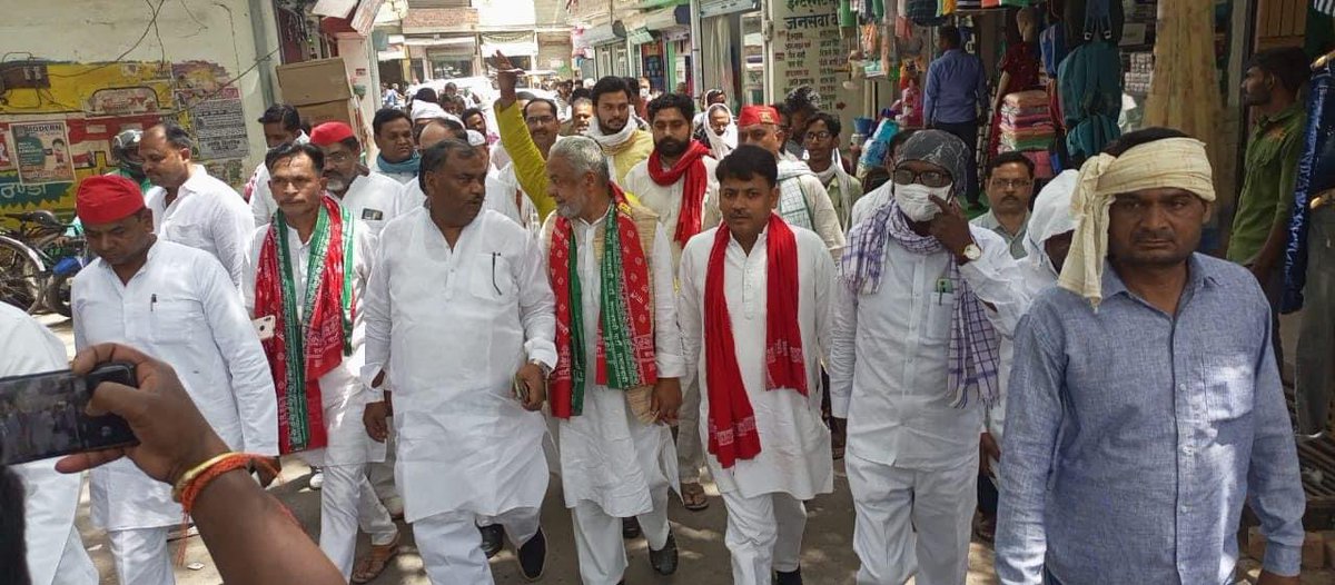 नगर पालिका परिषद #जलालपुर में समाजवादी पार्टी की प्रत्याशी श्रीमती #खुर्शीद_जहां पत्नी श्री #अबुल_बशर_अंसारी जी का नामांकन संपन्न हुआ।
<a href="/samajwadiparty/">Samajwadi Party</a> 
<a href="/yadavakhilesh/">Akhilesh Yadav</a>