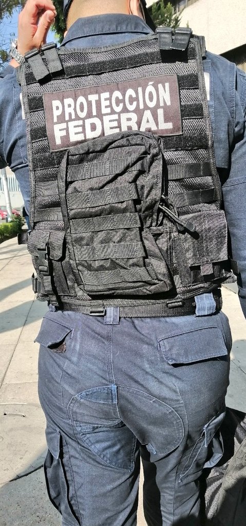 EmilioB15179761's tweet photo. #asscops  #assmen  #hotcops https://t.co/mOwt7QZva3