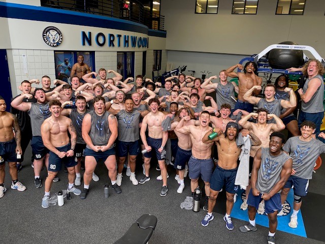 #HappyFlexFriday from <a href="/Northwoodfball/">Northwood Football</a> Defensive and Offensive groups. These guys concluded their spring season today with their Spring Game in Hantz Stadium @ 3:00. Come  get a glimpse of what the fall will look like. #GetStrong💪🐺
