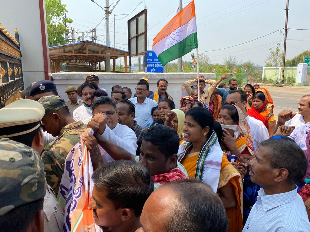 RGPRSOdisha's tweet photo. @INCOdisha Satyagraha observer former MLA Shri Abhimanyu Behera ji, elected Panchayati Raj members, Congress party senior leaders &amp; workers, @RGPRSinc Odisha Saathis &amp; frontal organisations joined in the Satyagraha. Jai Bharat, Jai Samvidhan 🇮🇳 3/3 #JaiBharatSatyagraha https://t.co/erzgS3acNZ
