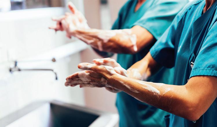 MNHmutuelle's tweet photo. Au cœur de l’#hôpital, l’équipe opérationnelle d'#hygiène du Dr Nathalie Canu veille à l’hygiène et à la prévention du risque infectieux associé aux #soins.
En quoi consiste son #métier ?
Retrouvez notre article #MNHMag👇
https://t.co/9mvhYdmUas https://t.co/Jy6hkfaLXu