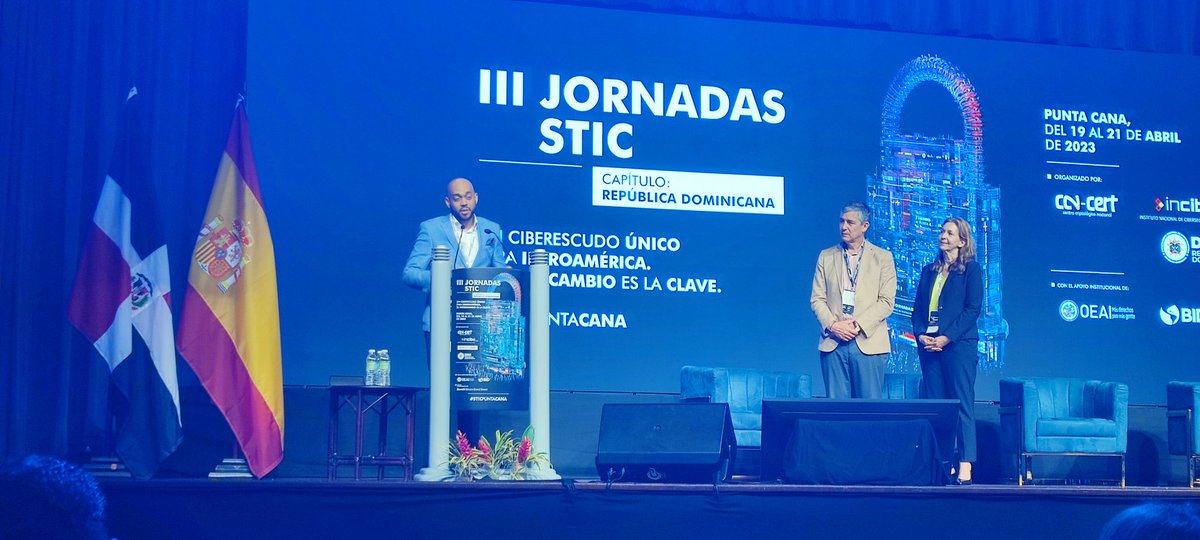 VAguileraDiaz's tweet photo. Merecido reconocimiento #CSIRTAmerica para @carlosleonardog, Director Nacional del Centro de Respuesta a Incidentes Cibernéticos de #RepúblicaDominicana🇩🇴 @csirtrd. Le hacen entrega del premio Javier Candau @CCNCERT y Alison Treppel @aatreppel @OEA_Cyber https://t.co/gyExmI9REm