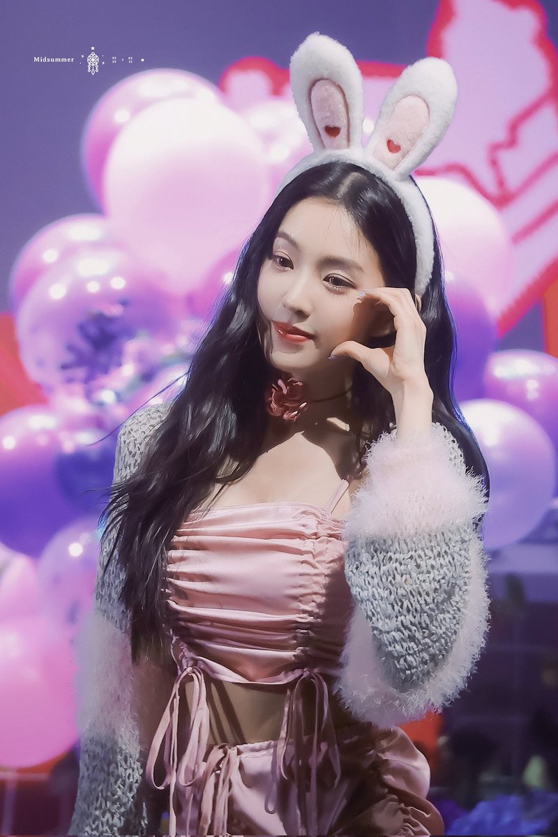 Midsummer0011's tweet photo. 230413 
💓
#아이린 #IRENE
 #REDVELVET #레드벨벳 https://t.co/Cx30XvEH7V