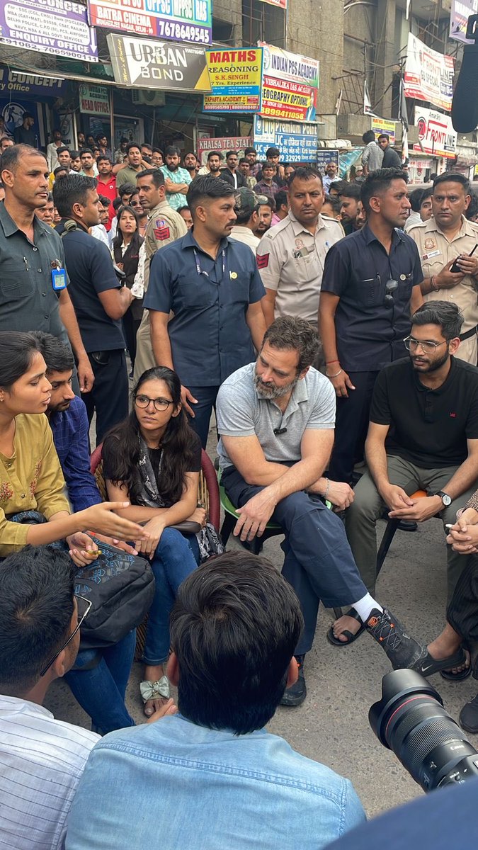 sahityasrijan's tweet photo. चलो किसी को तो फिक्र है  ! ❣️ https://t.co/jks6VqACdV