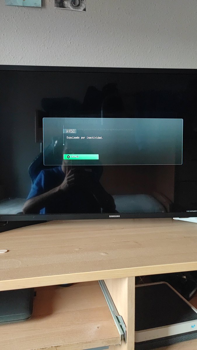 Me acaban de expulsar por inactividad en rankeds por estar parado en un spot vigilando la bomba en Buscar y Destruir cuando quedábamos 1VS1🤬🤷 <a href="/CallofDutyES/">Call of Duty España</a> <a href="/CallofDuty/">Call of Duty</a> explicarme esto