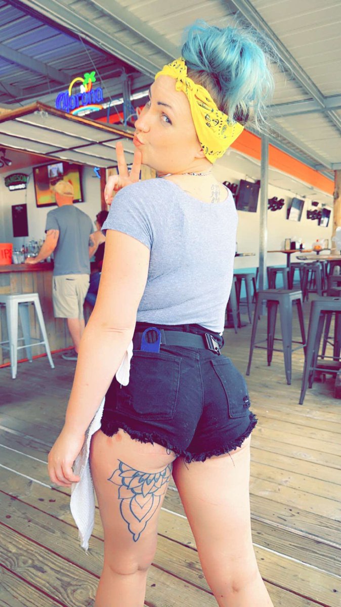 Blu3Marie69's tweet photo. Happy thirtsday! 🥃Tonight is steak night at work and I can’t wait 🥩🥔🥗 https://t.co/PsGG7yEeep