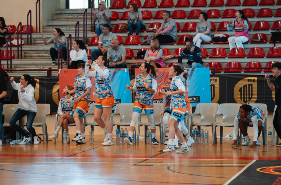 francescandres's tweet photo. Primer partit i primera victòria per l'@advisoria @cbboetmaresme a la #FaseFinalLF2.  

Tros de triomf (69-55 contra el @CD_Talent) que les situa primeres del seu grup.  

📸 @CompeticionFEB https://t.co/yQcQaMsmC1
