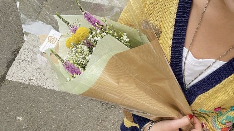 malusokay's tweet photo. Nothing better than fresh flowers 💐 https://t.co/nXiMhiF89q