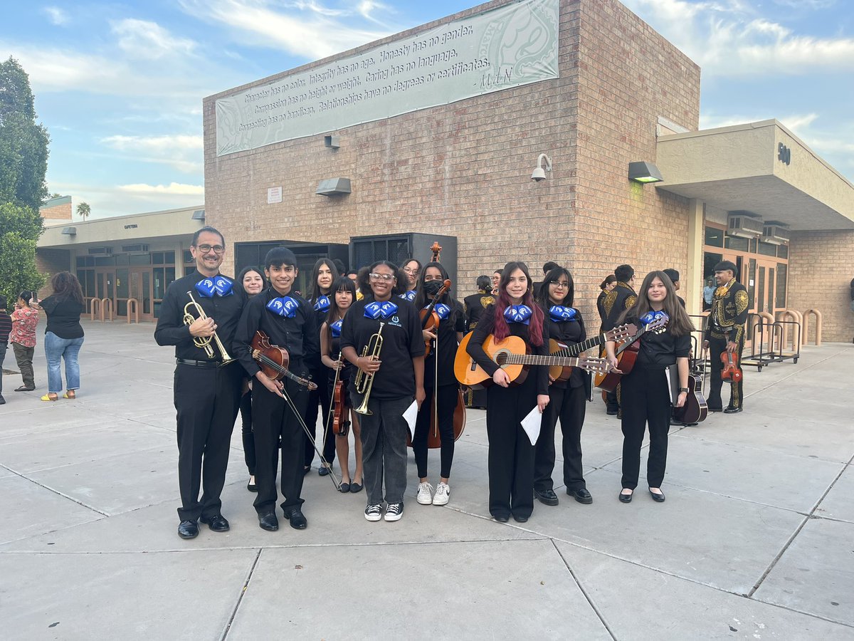 MJHSmustangsGPS's tweet image. Our very own MJHS Mariachis led by Mr. Jones and Mrs. Berra at Marco’s de Niza High school. Such a talented group! #connectcreatecare #wearemesquite