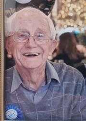 TVP_BerksEast's tweet photo. Have you seen James⁉️ 

He is missing from Slough &amp; was last seen around 9.45am today. 

James is also known to frequent Windsor. 

Please call 999 if you see him or make a report online if you have any important info - https://t.co/Yoe1akzwSV

Info - https://t.co/hZPQCiML8l https://t.co/z84m1jXjSK