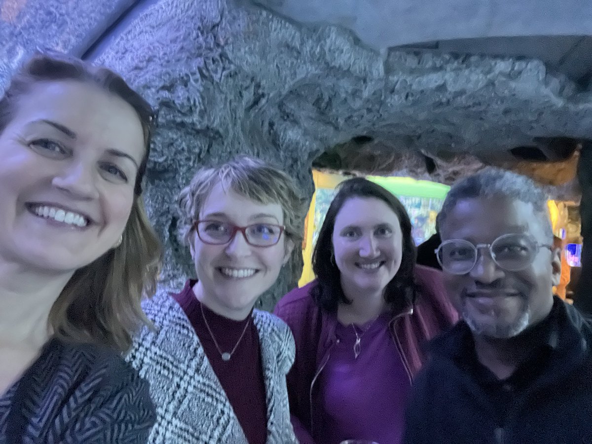 ncharkoudian's tweet photo. So fun to hang out with @LacyMAlexander @DrK_Wilkinson @dllee_phd to kick off #APSummit at the Long Beach Aquarium! @APSPhysiology https://t.co/PLfwOTt2AX
