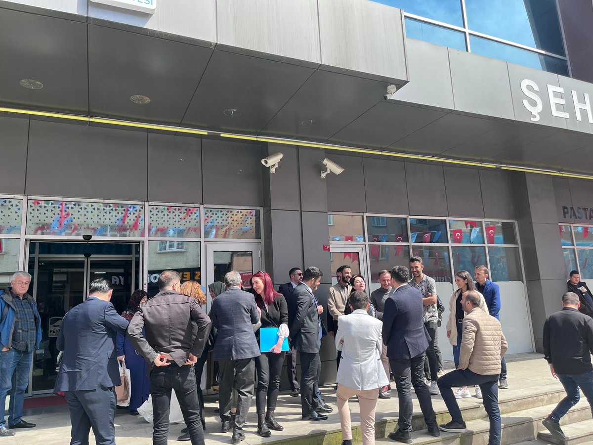 gencdevapendik's tweet photo. Genç Deva Pendik olarak Pendik Belediyesi tarafından sebebsizce iptal edilen “Söz Gençlerde” etkinliği için bu gün SOKAKTAYDIK.

@alibabacan @dogasanlioglu @elifesendeva @drerhanerol @doganbaskayaa @ersindemir00 @Mustafa1yilmaz @saadettincglr https://t.co/IyB4c8ocXF