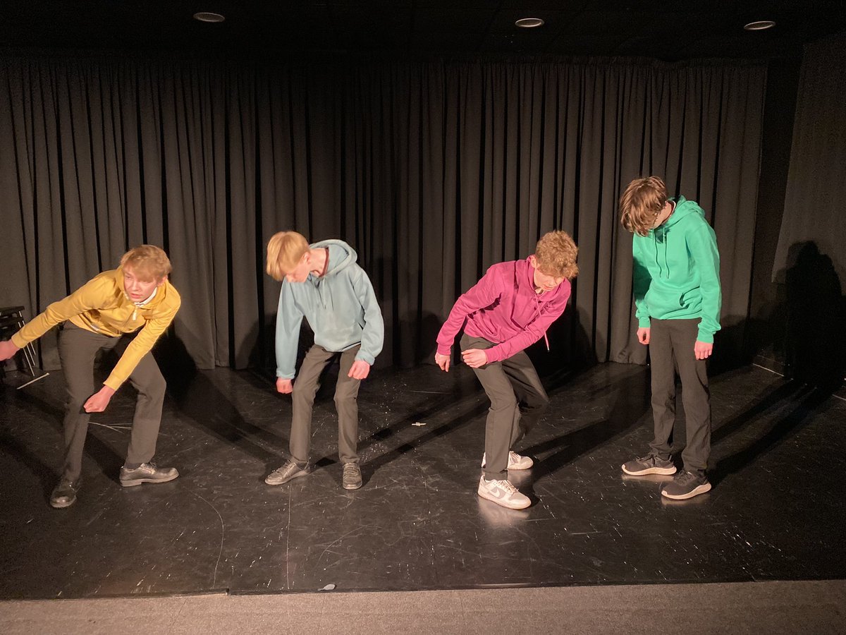 cloconn17's tweet photo. Just a few snaps from year 11’s component 3 exam! #welldoneboys #drama #AQA 🎭 @shsrbk https://t.co/DeKCLaa9Ct