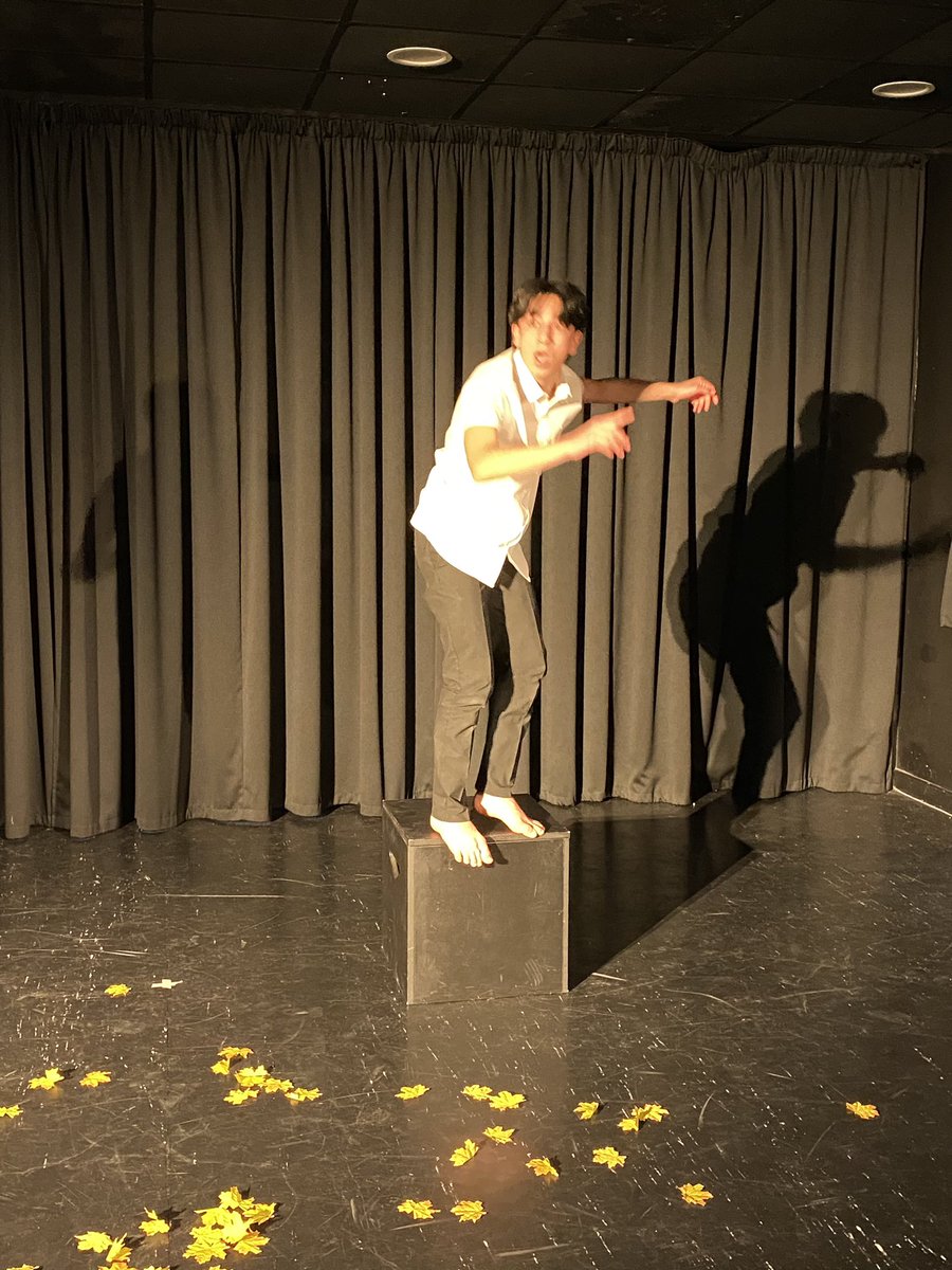 cloconn17's tweet photo. Just a few snaps from year 11’s component 3 exam! #welldoneboys #drama #AQA 🎭 @shsrbk https://t.co/DeKCLaa9Ct