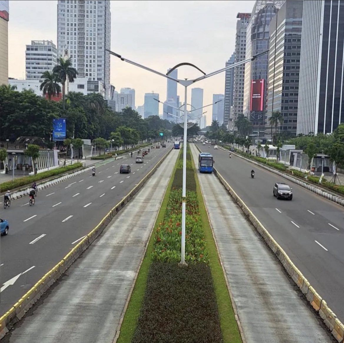 txtdrjkt's tweet photo. Jakarta real face? https://t.co/Q1VAyovGqr