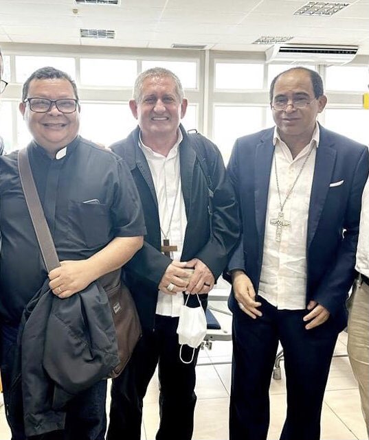 brandaoitz's tweet photo. Na 60° Assembleia da CNBB a presença de Mons. Ivanildo Bispo nomeado para a Diocese de Macapá,PA. Dom Vilson Basso Diocese de Imperatriz,MA e Dom Francisco Lima da Diocese de Carolina,MA. https://t.co/EdKTwYauHy