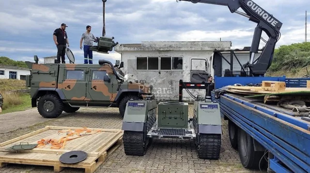 PucaraDefensa's tweet photo. El @exercitooficial evalúa el #UGV #THeMIS con torreta #REMAX 4
@Parabelum #CAEx #laad2023 #casevac #atgm @ElbitSystemsLtd #vbc #vbr #vbtp #ares #centauro #exercitobrasileiro @ABIMDE_ @DefesaGovBr
https://t.co/CS3ugXYRUj https://t.co/Qq0w57XSkL
