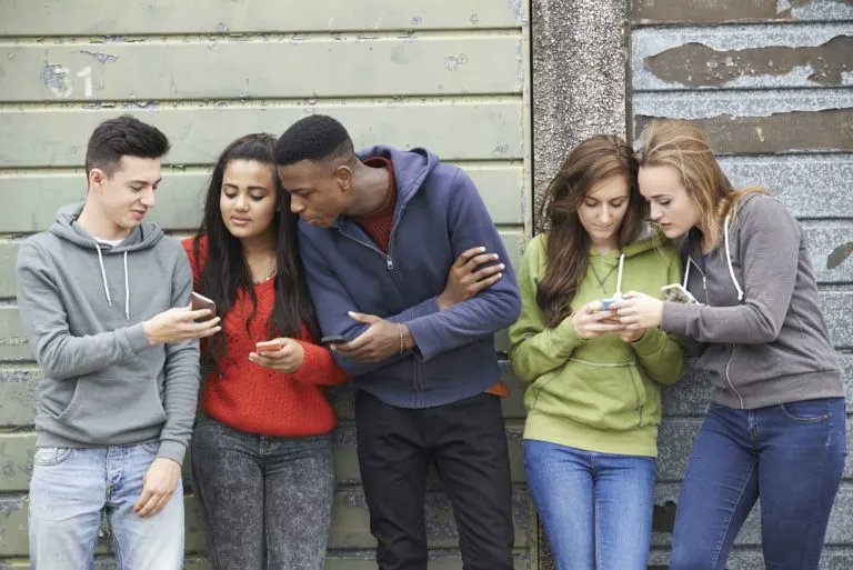 FrameWorksInst's tweet photo. With a spotlight on teen mental health right now, @parentandteen wants to empower parents with the tools and resources they need to #StandByTeens during challenging times. Discover more: https://t.co/xK3fOvtpuN https://t.co/eGBiZoGJVs