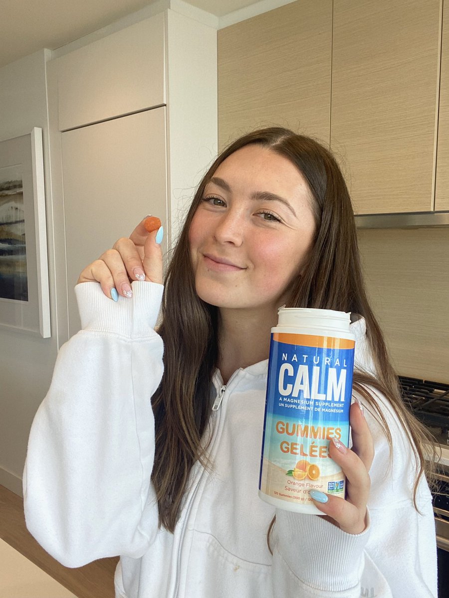 danabUGC's tweet photo. Morning! How is it already Thursday? Here are a few ugc photos I took for a supplement brand 💛💛 https://t.co/EaRw5QMq0b