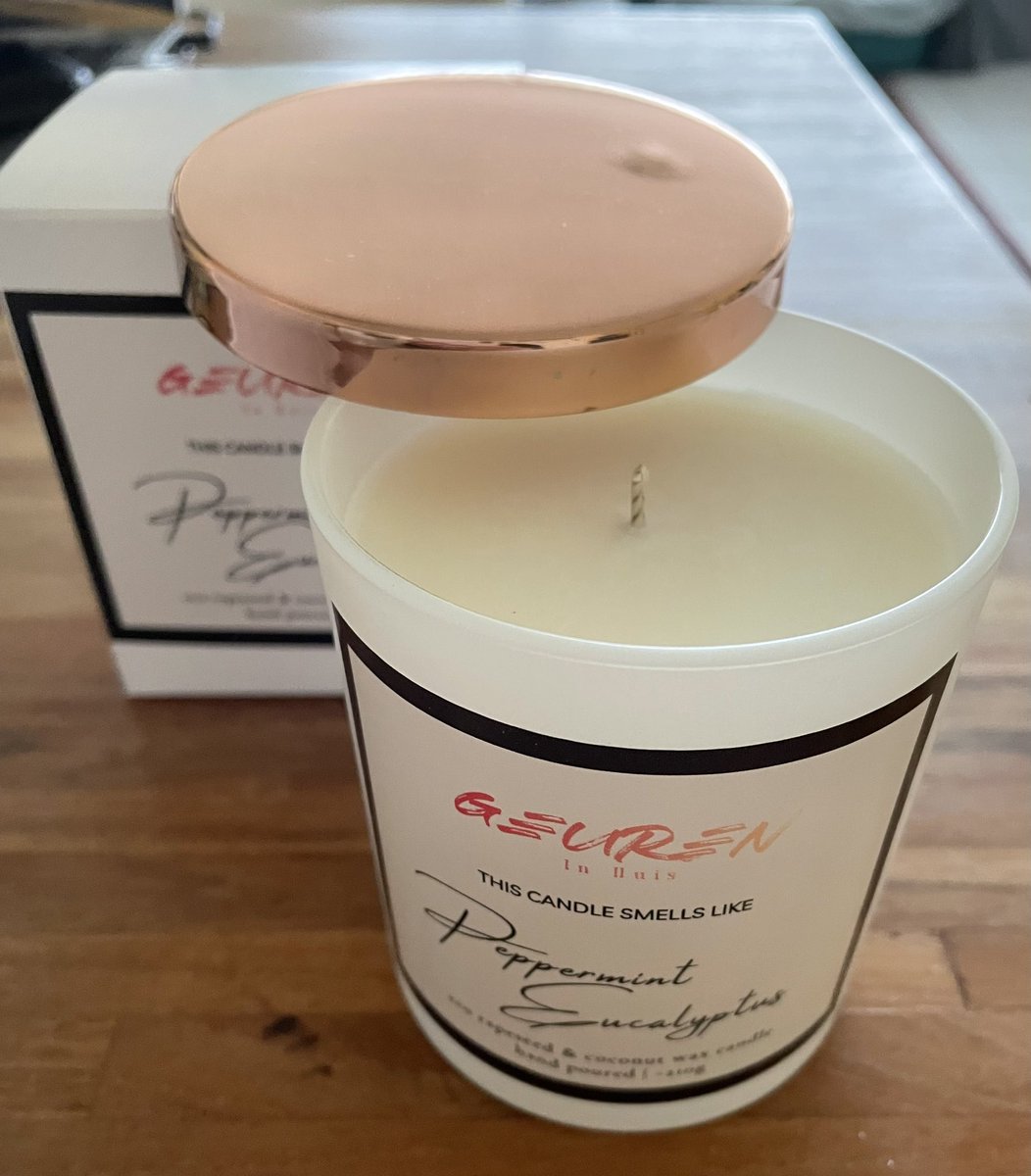 TweetCeader's tweet photo. Kijk, hoe fraai! Geuren in Huis maakt de enige geurkaars die tot op de bodem de zalige geur blijft behouden. Zo veel keuze, ook waxmelts. Ik ben fan! https://t.co/WNCoEYRWOR 
#geureninhuis #lekker #geurkaarsen #waxmelts #kado #verrassing #moederdag #moederdagcadeau #moederdagtip https://t.co/wAMdZGWQsp