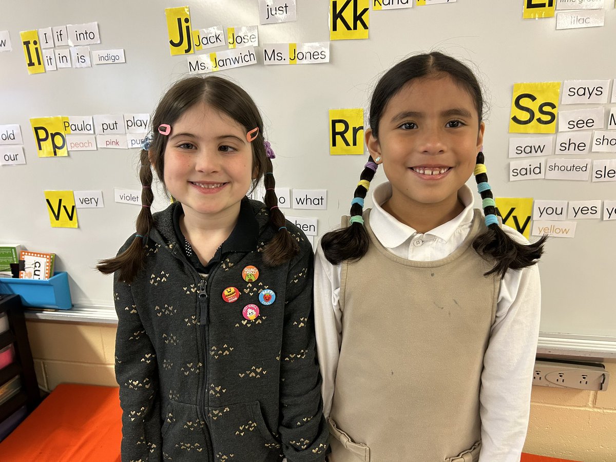 Love the smiles on these twinning friends! 🥰🥰 <a href="/MsFoster_RBPS/">Chelsea Foster</a> <a href="/rbpsEAGLES/">Red Bank Primary</a>