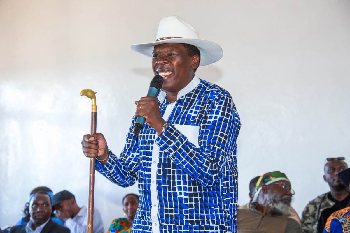 EugeneLWamalwa's tweet photo. Why does KK panick &amp; use Police to block &amp;disrupt meetings every time Azimio goes to Mt Kenya?Thank you People of Muranga today for confirming that Muranga is Kenya &amp;that Matiba &amp; Rubia did not fight in vain for a constitution that guarantees freedom of movement,speech &amp;assembly https://t.co/bvW8DUTfFU
