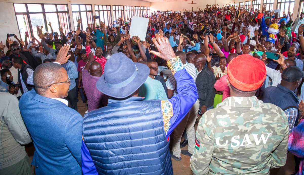 EugeneLWamalwa's tweet photo. Why does KK panick &amp; use Police to block &amp;disrupt meetings every time Azimio goes to Mt Kenya?Thank you People of Muranga today for confirming that Muranga is Kenya &amp;that Matiba &amp; Rubia did not fight in vain for a constitution that guarantees freedom of movement,speech &amp;assembly https://t.co/bvW8DUTfFU