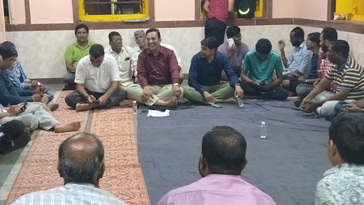 kpvikassamiti's tweet image. Ganesh utsav and Navratri utsav mandal meeting for redevelopment.
#mhada #cmomaharashtra #devendrafadavnis #aminpatel #BMC #redevelopment