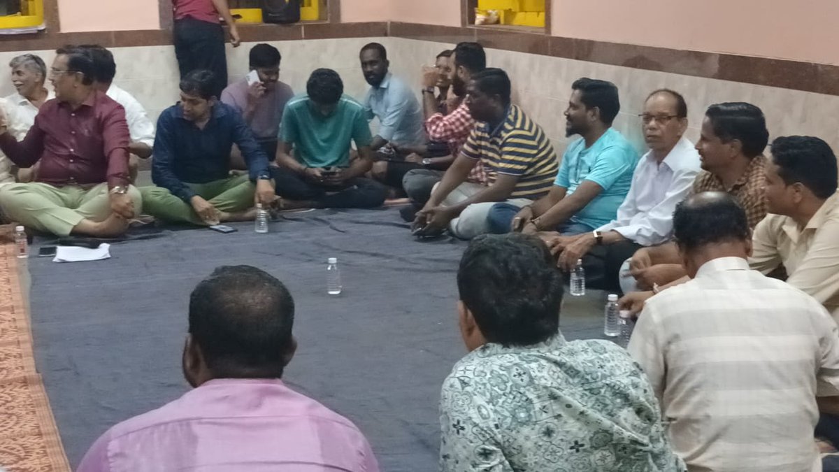 kpvikassamiti's tweet image. Ganesh utsav and Navratri utsav mandal meeting for redevelopment.
#mhada #cmomaharashtra #devendrafadavnis #aminpatel #BMC #redevelopment