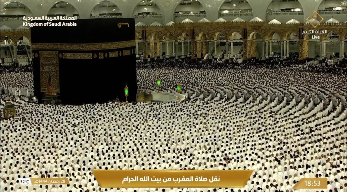 HaramainInfo's tweet photo. Scenes from Maghrib Prayer in Masjid Al Haram.
29th Ramadan 1444 | 19th April 2023
Maghrib Salaah led by Sheikh Dr. Abdul Rahman As Sudais https://t.co/7ysYOij1y6