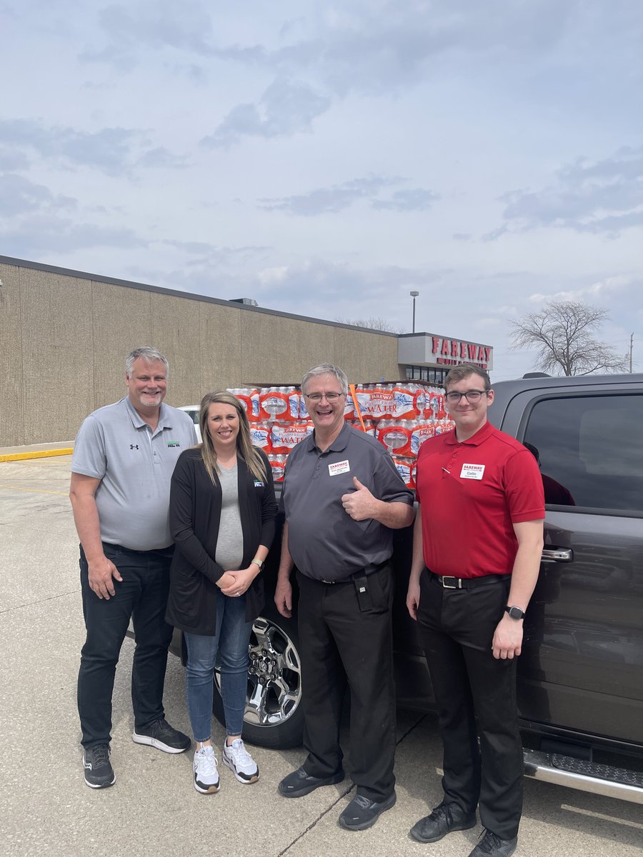 NEW Cooperative takes great pride in helping out our communities we serve! 

Last week, NEW Cooperative partnered with <a href="/Fareway_Stores/">Fareway Stores</a> (Carroll, IA) to donate bottled water to the community of Lanesboro, who are currently experiencing water quality issues!