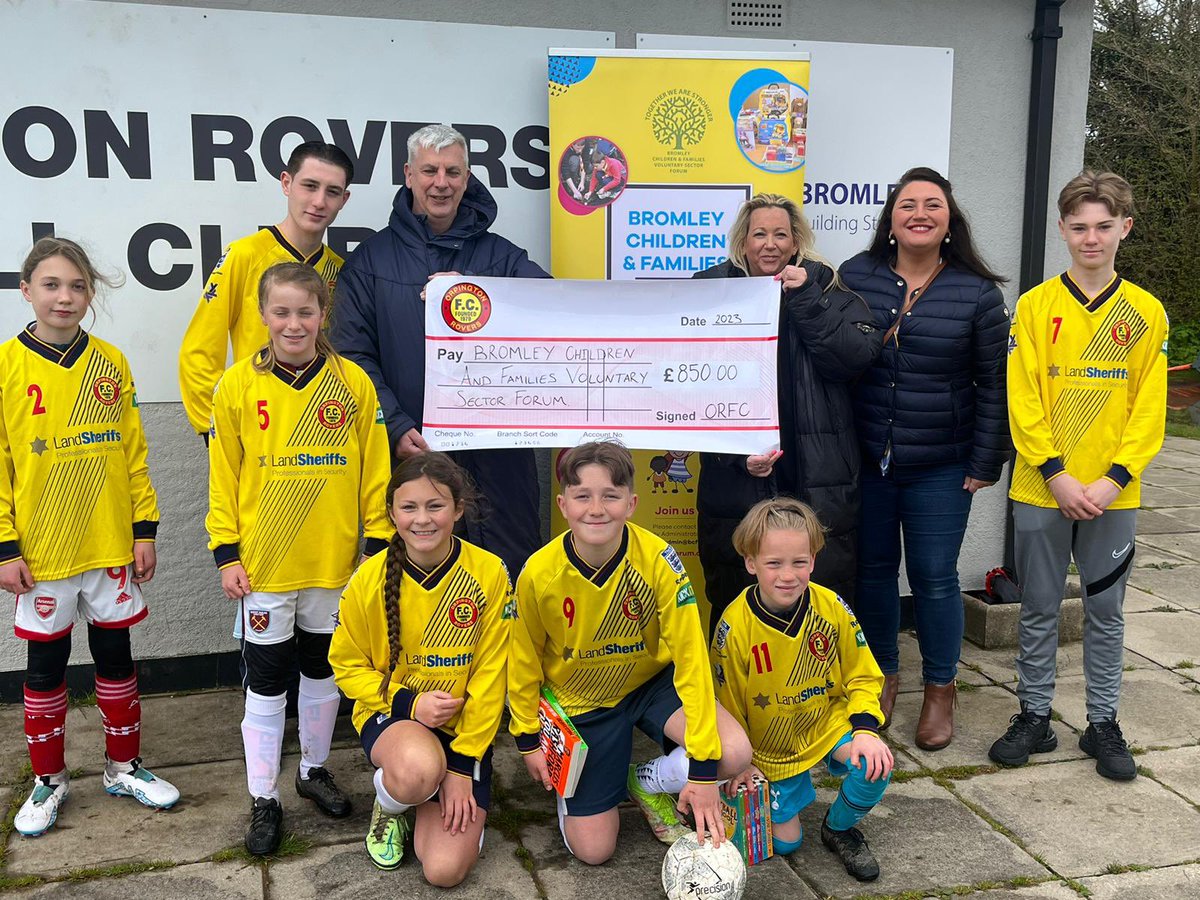 ORFCofficial's tweet photo. @ORFCofficial chairman Neil Barnes presented the Bromley Children &amp; Families Voluntary Sector Forum, a charity which supports children and families in the borough, with a cheque for £850 last weekend following the success of last month's Managers v Parents charity match. https://t.co/dvYElyjyv1
