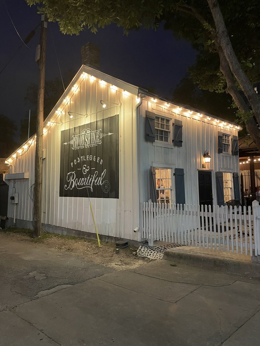 Amazing evening with <a href="/ABDOpublishing/">ABDO</a>! Thank you for a delicious dinner and great conversation. #TLA2023 <a href="/StoryLibrary/">Story Community Library</a> <a href="/RitaBookss/">Jodye Koopman</a>