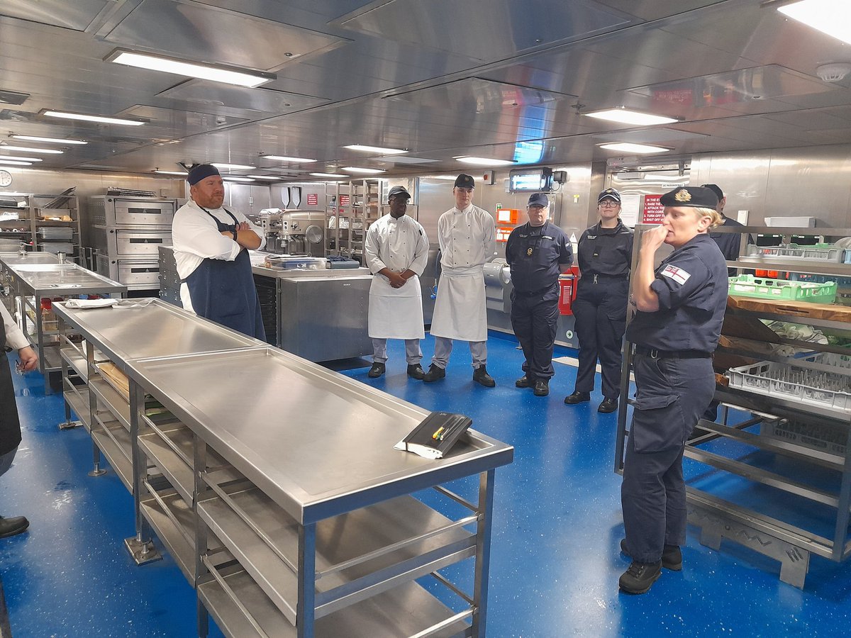 RFAHeadquarters's tweet photo. @RFALymeBay welcomed @RAdmJudeTerry onboard to show another side of the Naval Service and its people ⚓️

Our LSD(A) are versatile and capable platforms as we stand alongside @RoyalNavy colleagues on operations.

#ourpeoplemaketheship #onenavyoneteam

@CdreDavidEagles https://t.co/7FB9daOwO4
