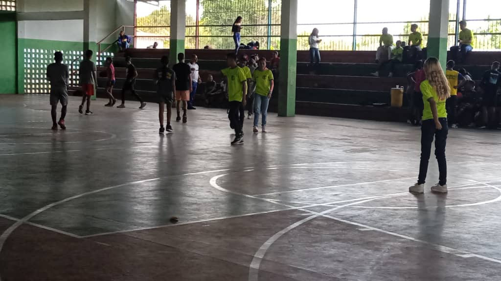 FvNetball's tweet image. 🚨 Información de Interés 🚨
El Estado Monagas se activo con el #netball🏀, en Caícara de Maturin Municipio Cedeño,se realizaron clínicas a la comunidad organizada.
#seguimos #deporte
#difusion

@WorldNetball_
@americasnetball
@NetballAmerica