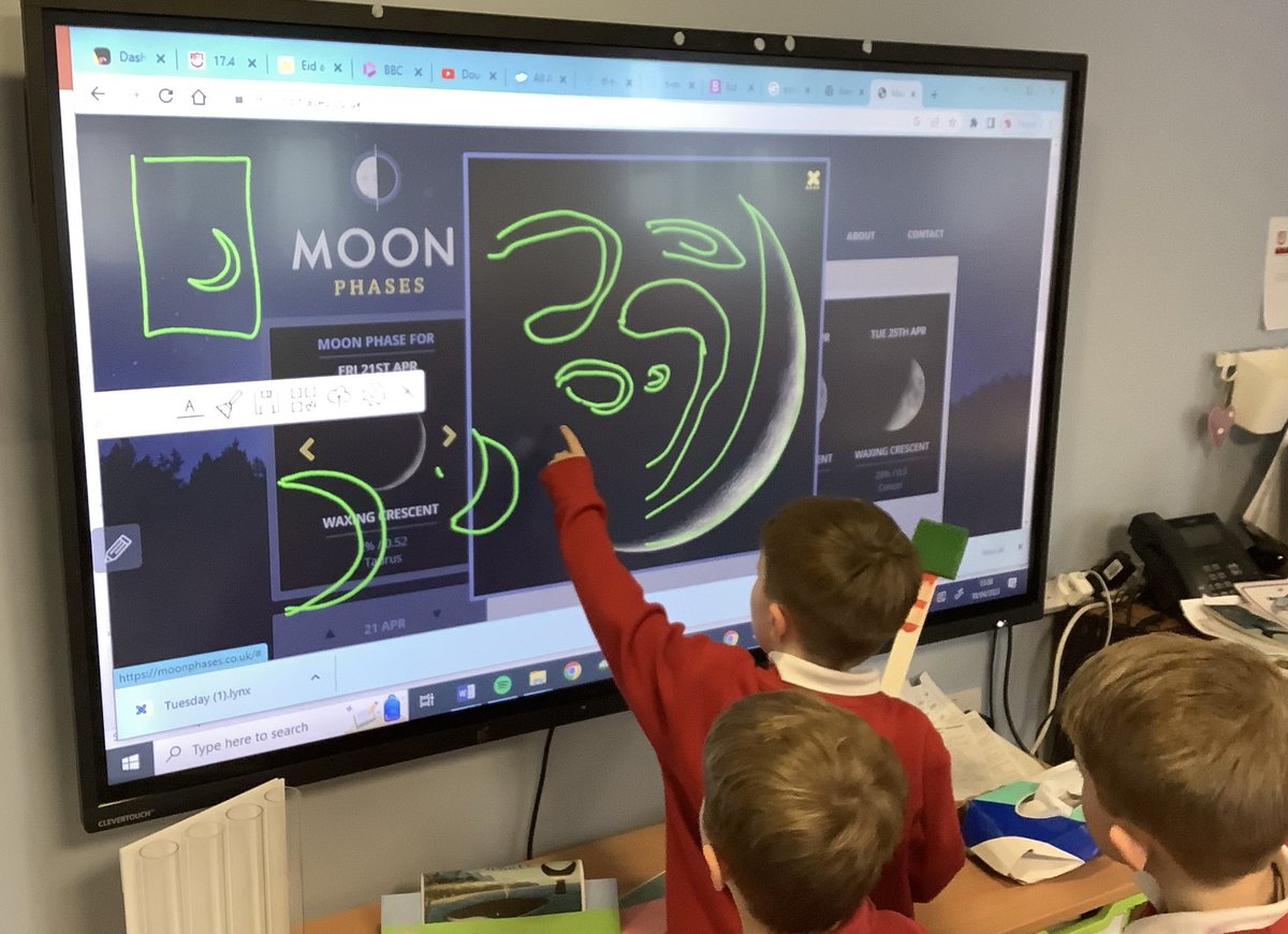 Barfordstpeters's tweet photo. In Reception we have been finding out about Ramadan and the festival of Eid which follows. We found out that Eid begins when the first crescent moon waxes after a new moon. #BSPre #BSPeyfs https://t.co/RuvS9hO0zC