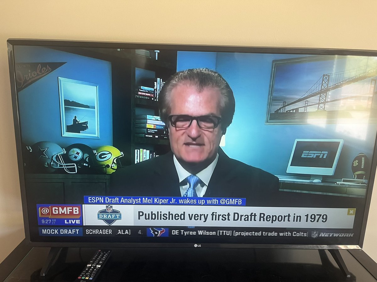 bossem19's tweet photo. @MelKiperESPN  you are the man mel! @calverthall calvert hall forever baby! https://t.co/OZmS4mOi30