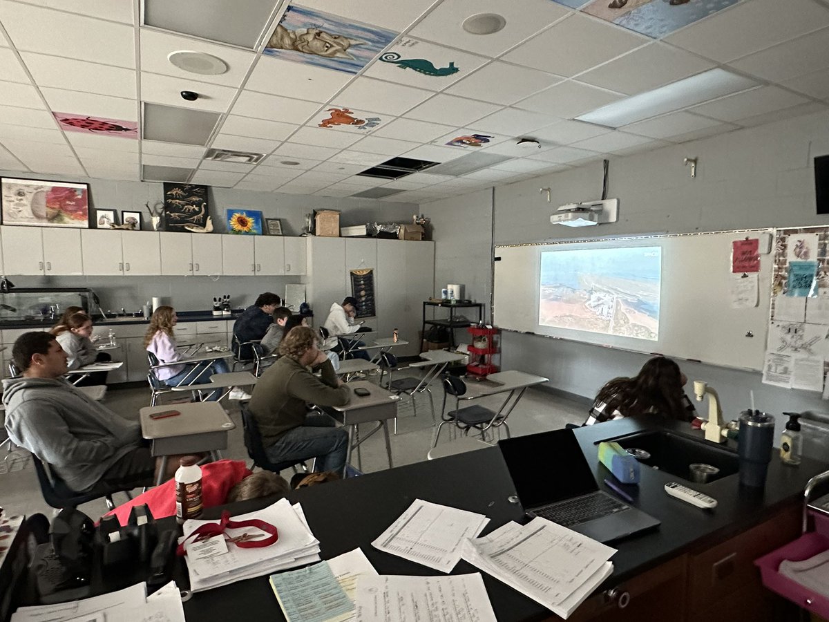 sum_king83's tweet photo. Watching SpaceX rocket launch 🚀 #earthandspace @TheBurgScience https://t.co/57ybmGqzq3