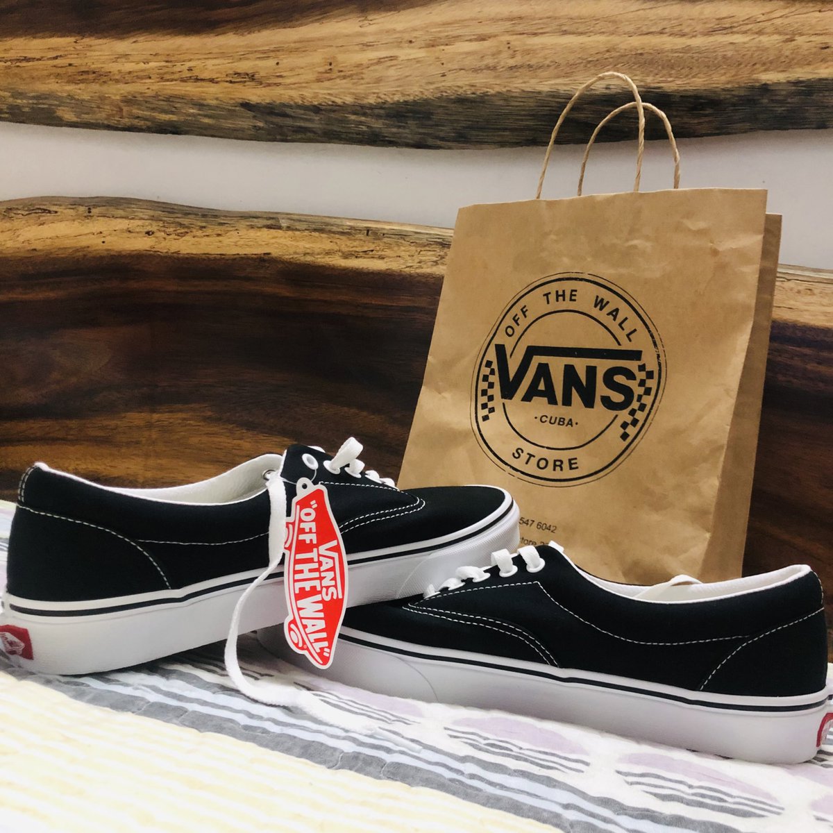 yoanmr3's tweet photo. Vans on my feet 🙌🏽💎 https://t.co/5qzXpsxsqw