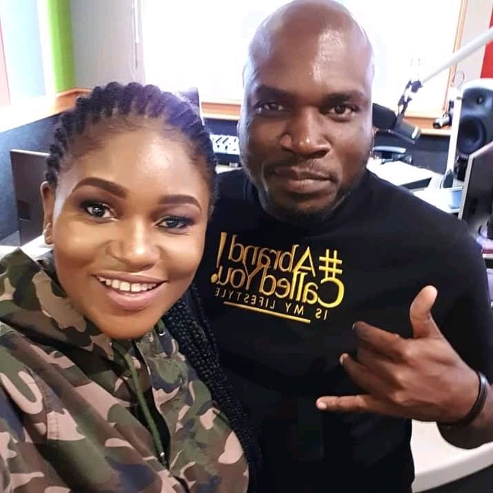 deep_renzo's tweet photo. Sanga misi ri rothe nga hafha Tembisa kha Mbekanyamushumo ya #Dziaorowa326pm na @Ticoliphadzi @shandu_vele na Mubveledzi @Rendys123 Musumbuluwo u swika Lavhutanu kha @Phalaphala FM #Azisheeeee #tbt #Muvango Yohh @euphoriadj ori jaivisa lwa vhutungu🤞🏿🎶🎼🎵🎙️🎧📻🔥🔥🔥🕺🏿🕺🏿🕺🏿💃🏿💃🏿💃🏿 https://t.co/cYa01cSYr8