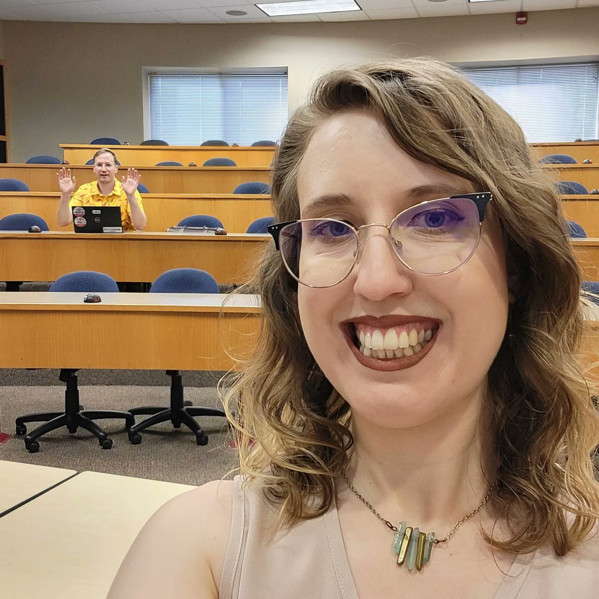 JEJWrites's tweet photo. It was a privilege to speak with undergrads (+ my ever supportive partner @RSDeeren) at @austinpeay yesterday on a "Writing in the Professions" panel. It was fun answering Q's about how writing factors into my job working in customer ed, &amp; how an English major does pay off! (1/2) https://t.co/QMFBtw4cTC