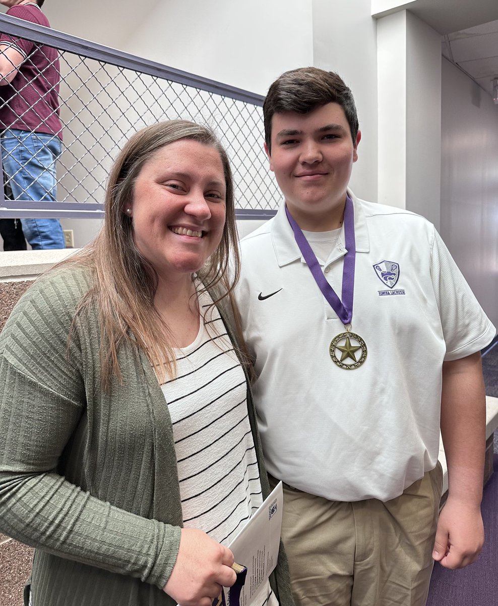 EhsFbBoosters's tweet photo. Congratulations to freshman IAN RITCHIE for receiving Eureka’s GOLD STANDARD AWARD. Impressive! 

- Nominated by Rachel Nanak https://t.co/L1YQV0LfdI