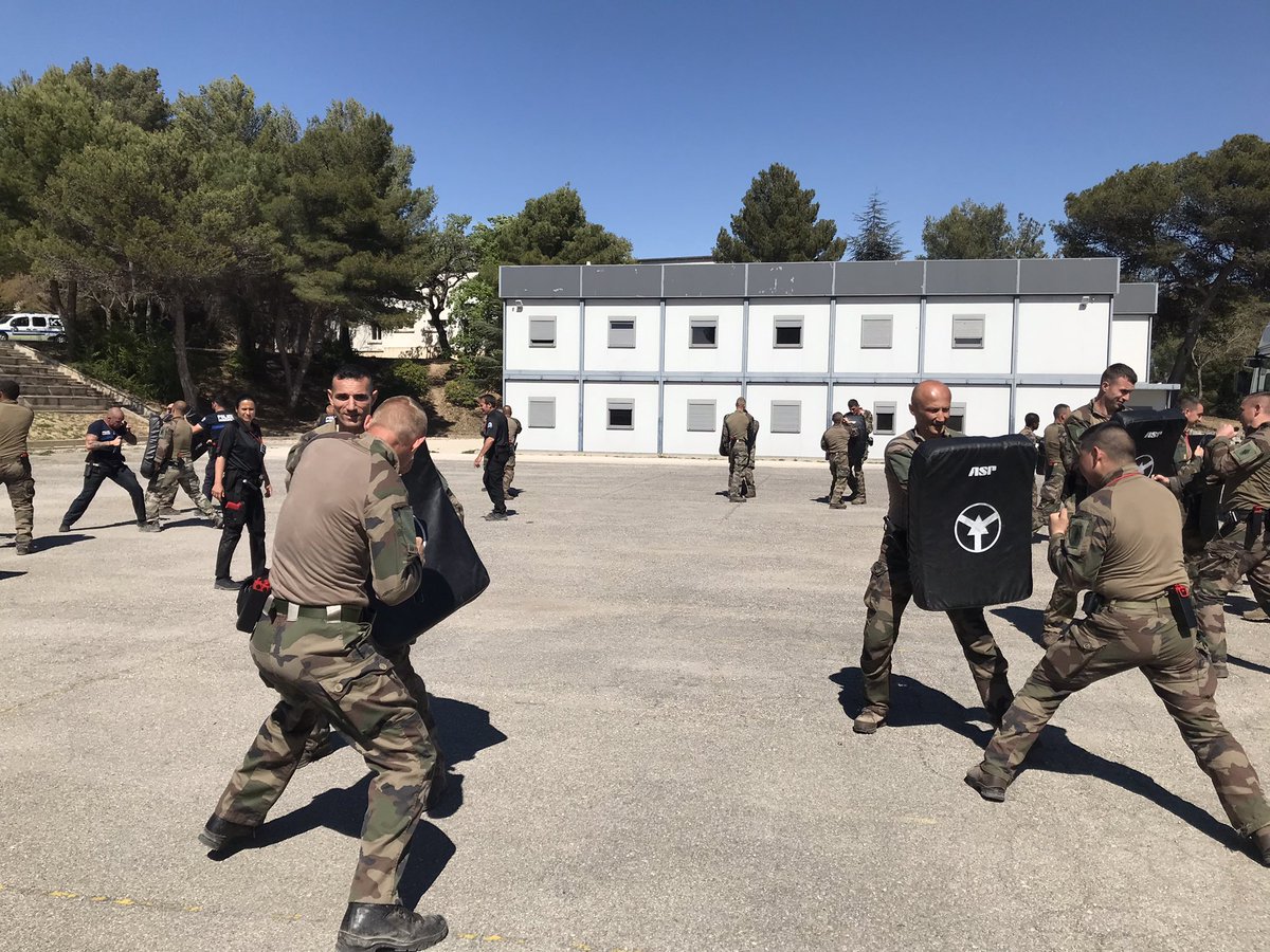 CDC_1RE's tweet image. On s’entraîne au #1Re