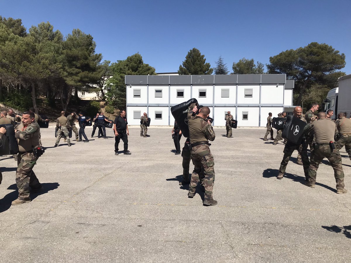 CDC_1RE's tweet image. On s’entraîne au #1Re