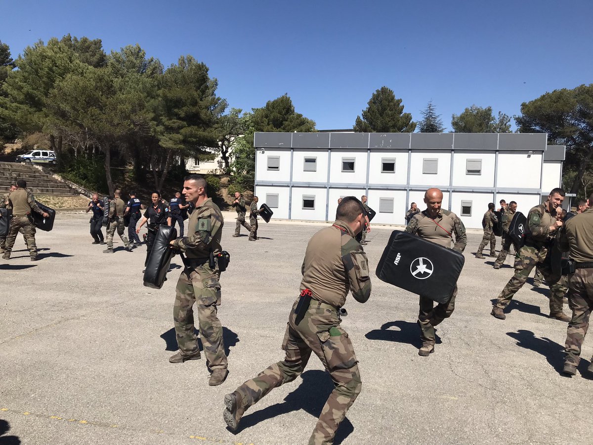 CDC_1RE's tweet image. On s’entraîne au #1Re