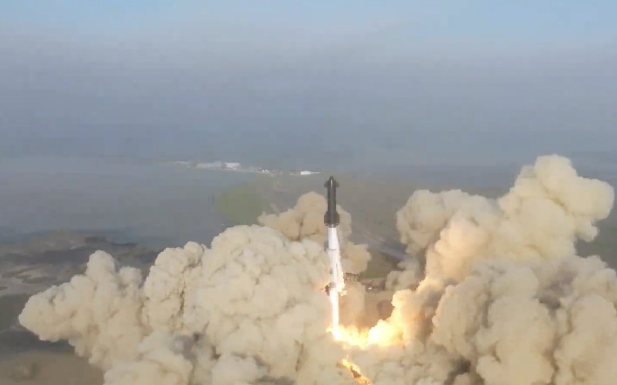 aallan's tweet photo. Lift-off for the #SpaceX #Starship from Boca Chica, Texas! https://t.co/hvmZ20QPA2